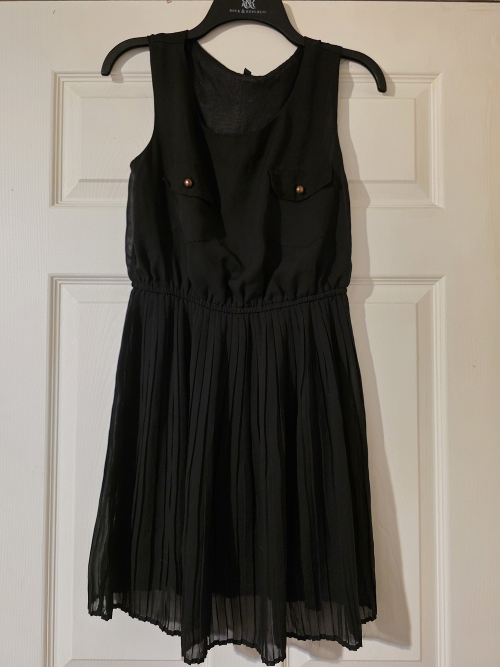 BeBop Black Sleeveless Pleated Casual Dress